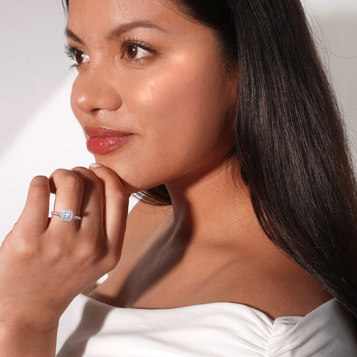 Bergamo princess cut safir forlovelsesring med dobbelt diamant halo